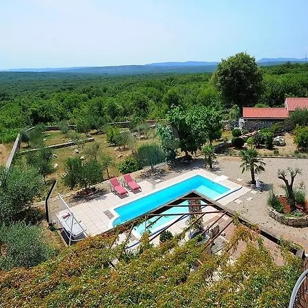 Vila Villa Garica *